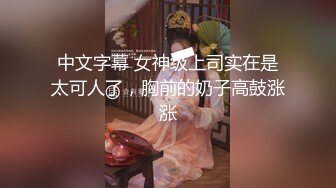 去野外烧烤，把少妇拉进车里，车震狂欢