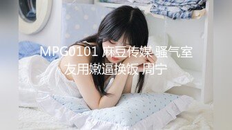 2000一小时，【私房拍摄写真---跳跳蛇】，摄影师相约酒店拍摄，极品眼镜妹反差婊，舞蹈专业学生妹 (1)