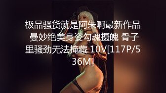 00后嫩妹，被两小哥各种3p玩弄，双马尾白嫩美乳粉穴，双人掰着腿跳蛋震动