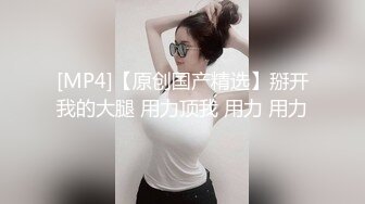 大哥的小女人露脸温柔且风情，露脸躺在床上让小哥玩弄，舔逼蹂躏深喉口交，无套抽插，骚穴淫水都拉丝了刺激