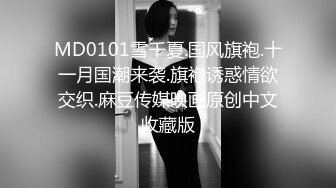 [MP4/ 609M] 很OK的小女人全程露脸撩骚狼友，听指挥去玩弄哥哥的大鸡巴，冲洗干净舔鸡巴舔蛋