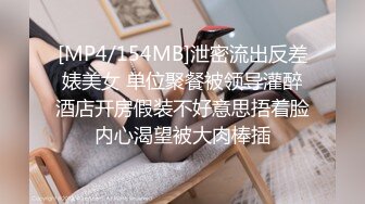 单男侧入老婆三人行