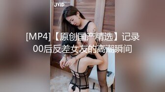 夜总会女厕全景偷拍多位美女嘘嘘还有几个不错的黑丝大长腿女神 (1)