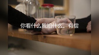 在家人都独立不在的老家里，和母亲过着近亲相奸的日子