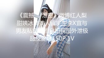 调教淫荡骚女友，全程露脸白丝情趣扒光了吃那玩逼