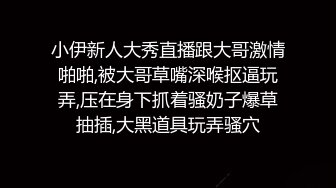 逼毛浓密少妇居家自拍，卫生间自摸道具假屌吸玻璃抽插，开裆丝袜大屌骑乘，扭动屁股抠逼非常诱人